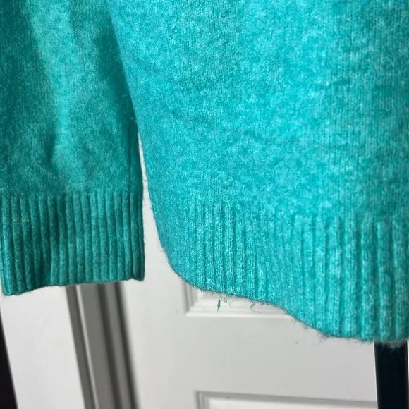 LOFT sweater NWT and super soft - Picture 6 of 7